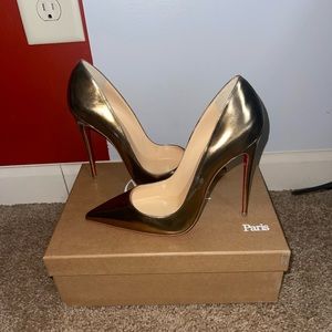 GOLD SIZE 8 CHRISTIAN LOUBOUTIN, gently worn